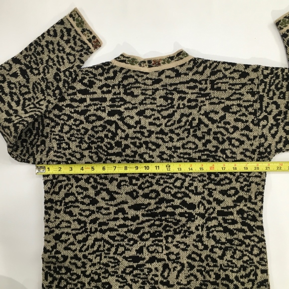 Vintage | JOYE + FUN | Floral Animal Print Sweater - Picture 6 of 7